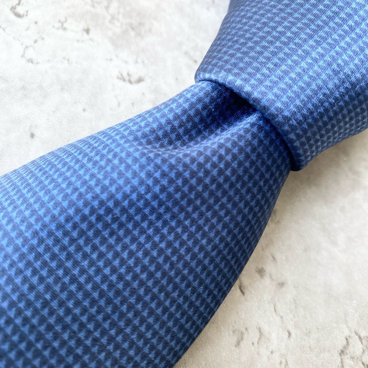 極美品✨Brioni✨ブリオーニ✨ネクタイ✨ハンドメイド✨イタリア製✨ドット柄✨ 極美品 Brioni ブリオーニ ネクタイ ハンドメイド 定40 700円
