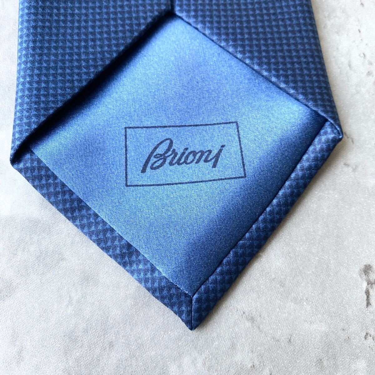 【新品・未使用】ブリオーニ ハンドメイド ネクタイ 100%シルク 青 極美品 Brioni ブリオーニ ネクタイ ハンドメイド 定40 700円