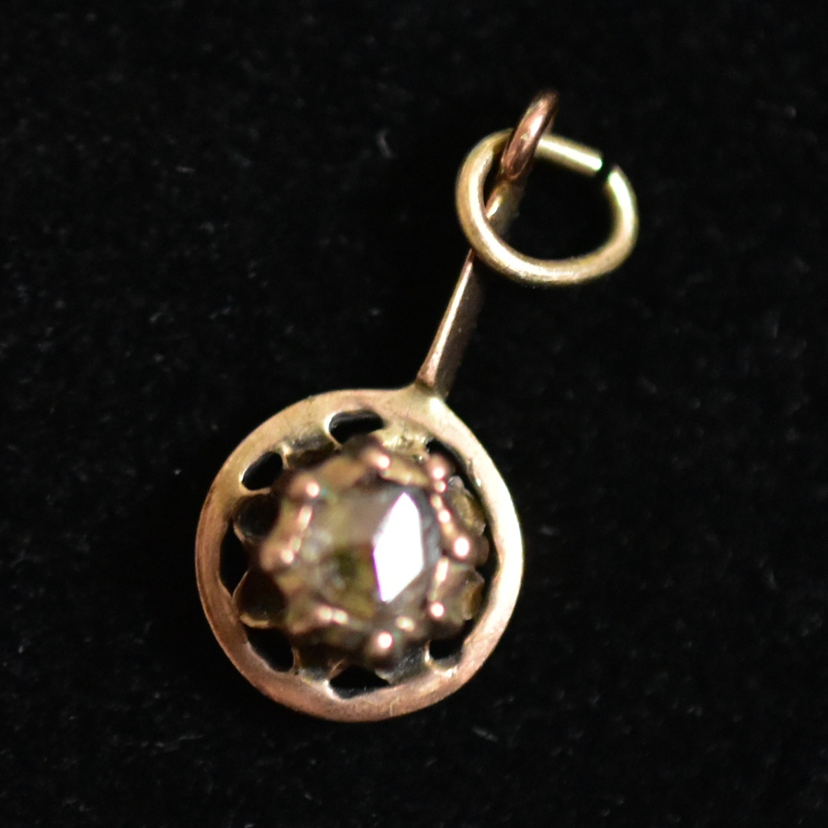 アンティーク ナイフエッジ ローズカット天然ダイヤモンドのクローズドセッティングペンダントトップ/チャーム K14テスト済み 本物保証