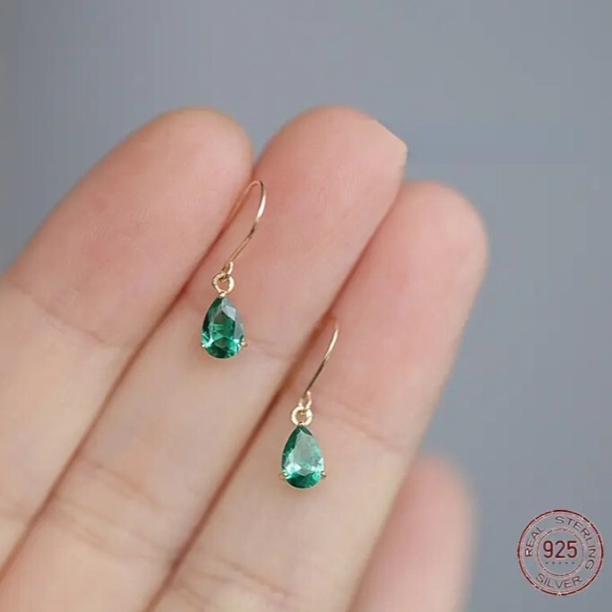 X629 ピアス レディース k18 ゴールド ハワイアンジュエリー エメラルドグリーン 人気 S925 プレゼント_画像3