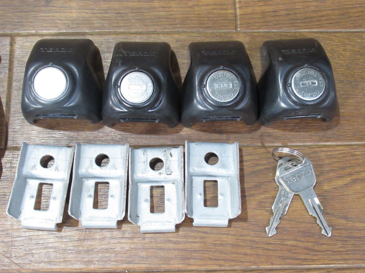 ノア ヴォクシー ZRR70 ZRR75 TERZO ルーフキャリア フット＋バー+取付金具のセット