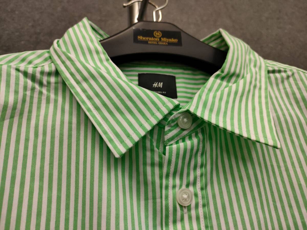 ★H&M エイチアンドエム ストライプシャツ 長袖シャツ 緑 タグあり サイズXL_画像2