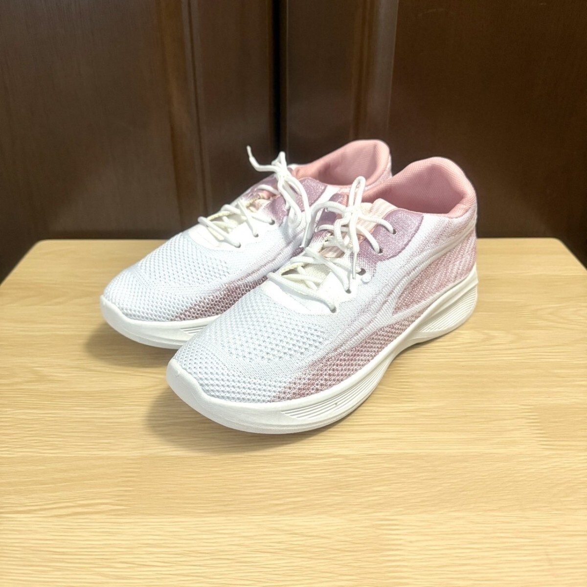 スニーカー レディース ランニング ウォーキング 運(yùn)動(dòng)靴 普段遣い 通気性 軽量 ピンク 24.0