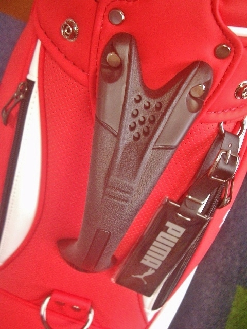未使用　PUMA　プーマ　スポーツ?モデル　プリント柄　合皮レザー　レッド赤白　ゴルフバッグ