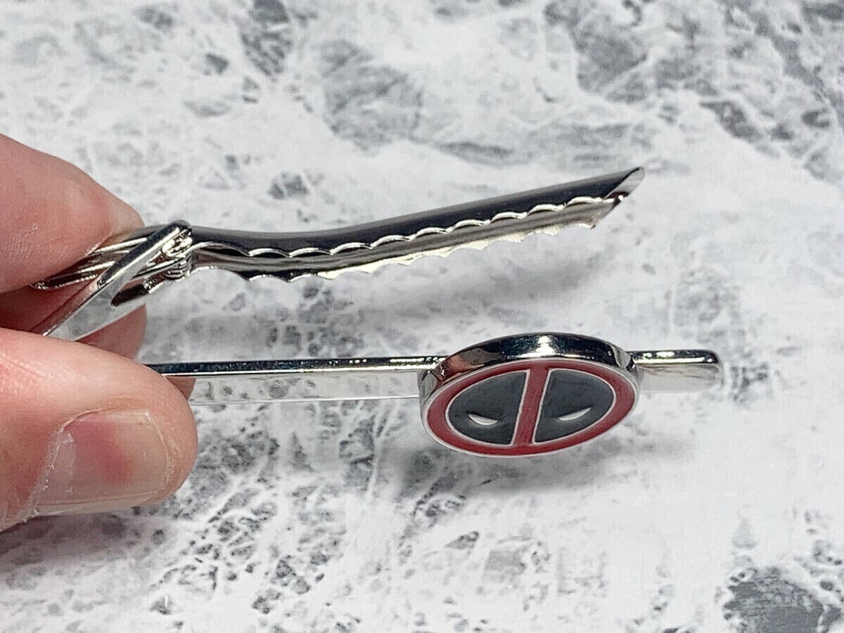 ★送料無料★「デッドプール/ライアン?レイノルズ　ネクタイピン」tface-g 【タグ：グッズ、映畫、アメコミ】A　T07/02