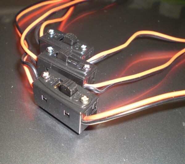追. ★受信機電源スイッチ (3個)フタバタイプ 2線タイプ_画像2