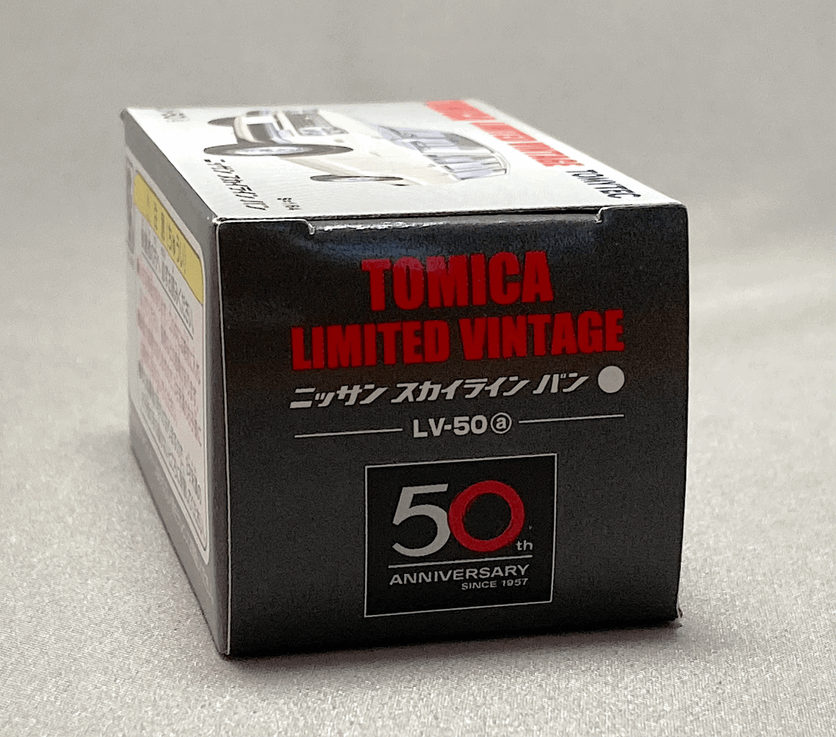 Tomica Limited Vintage LV-50a Nissan Skyline van ( белый )