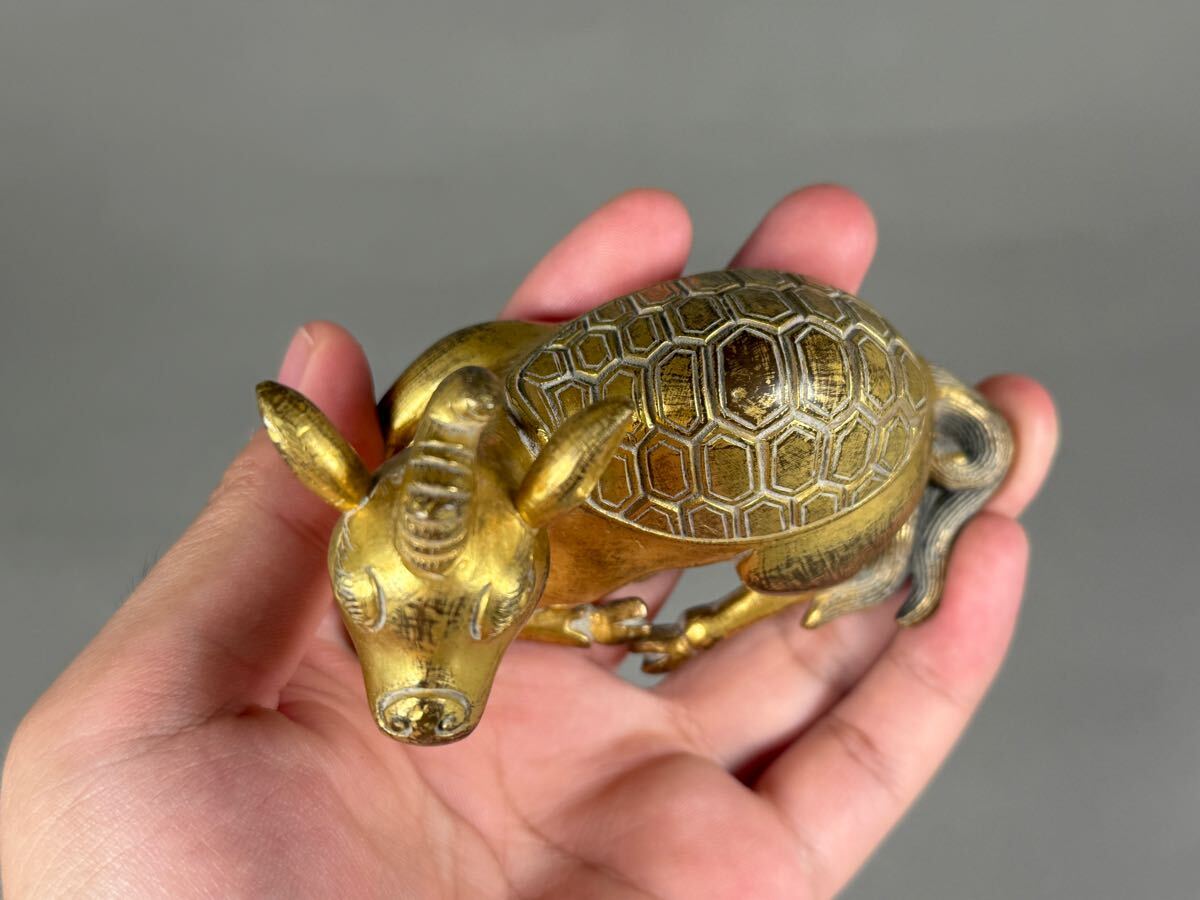 旧蔵 時代物 セミ香爐 純銅製 文房具 文鎮 アンティーク 時代物 古美術 置物 清時代塗金銅製鹿 銅器 置物 文鎮 文房具 書道具 縁起物 中国古