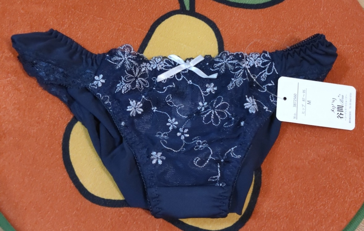 ネイビー系のバックレースショーツM★