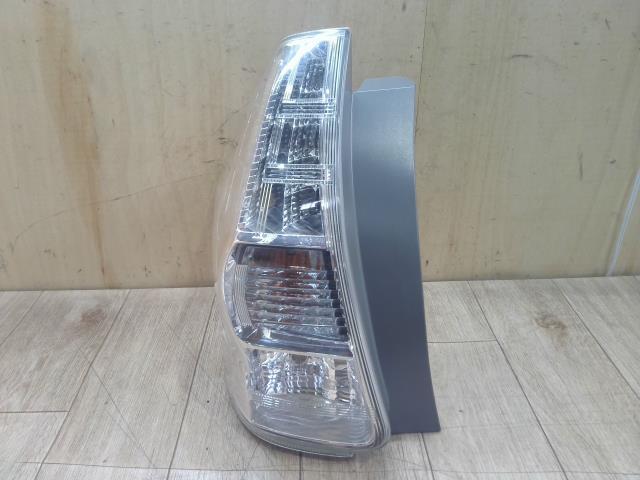 プリウスα DAA-ZVW40W 左 テールランプ 左 テールレンズ G 7人 2ZR-FXE 1F7 スタンレー 47-46 815561-47140 テールライト
