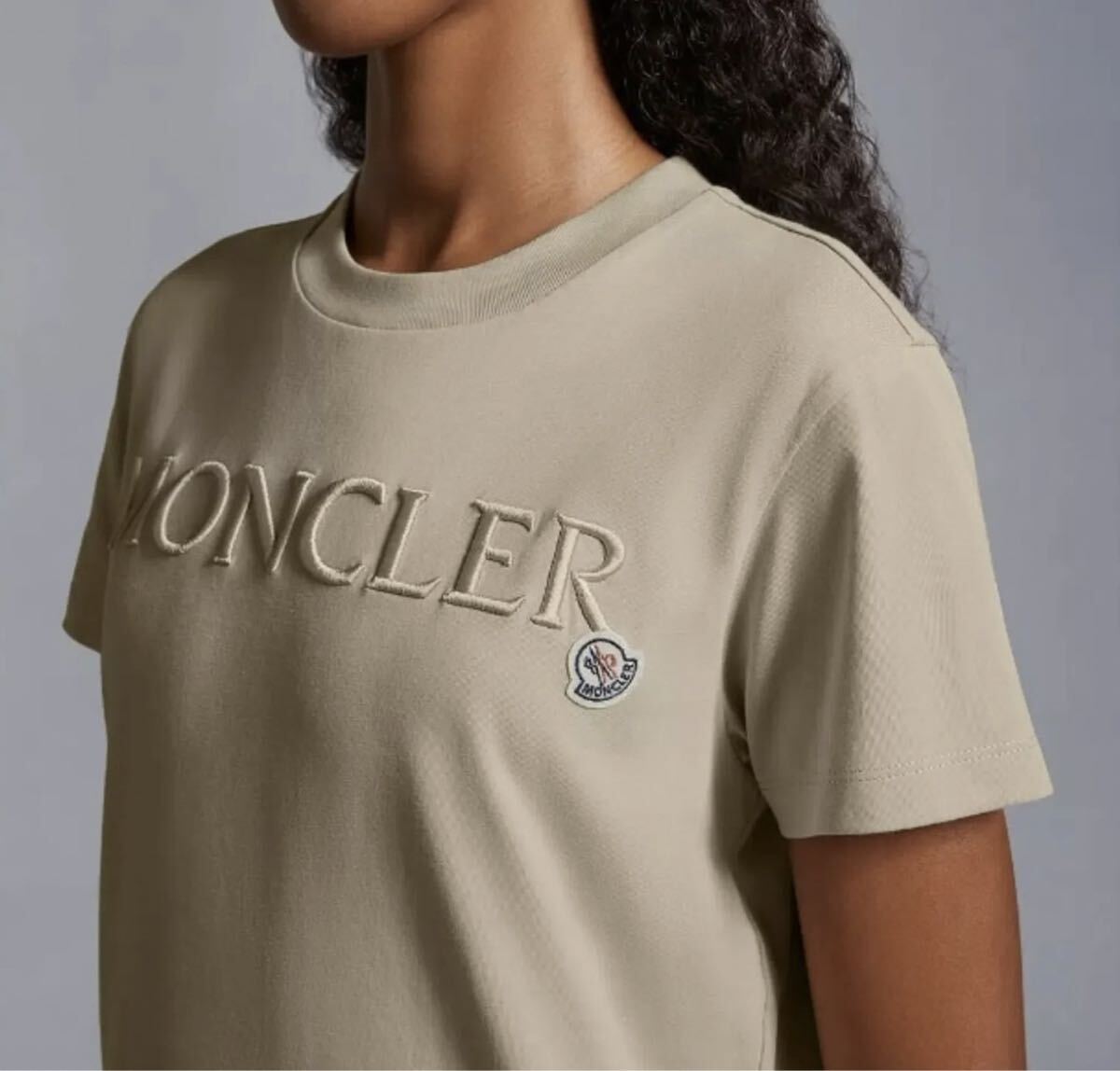 【関税込み】 ☆MONCLER☆ レタリング 刺繍ロゴ 半袖Tシャツ 新品タグ付き】MONCLER モンクレール刺繍レタリング半袖Tシャツ