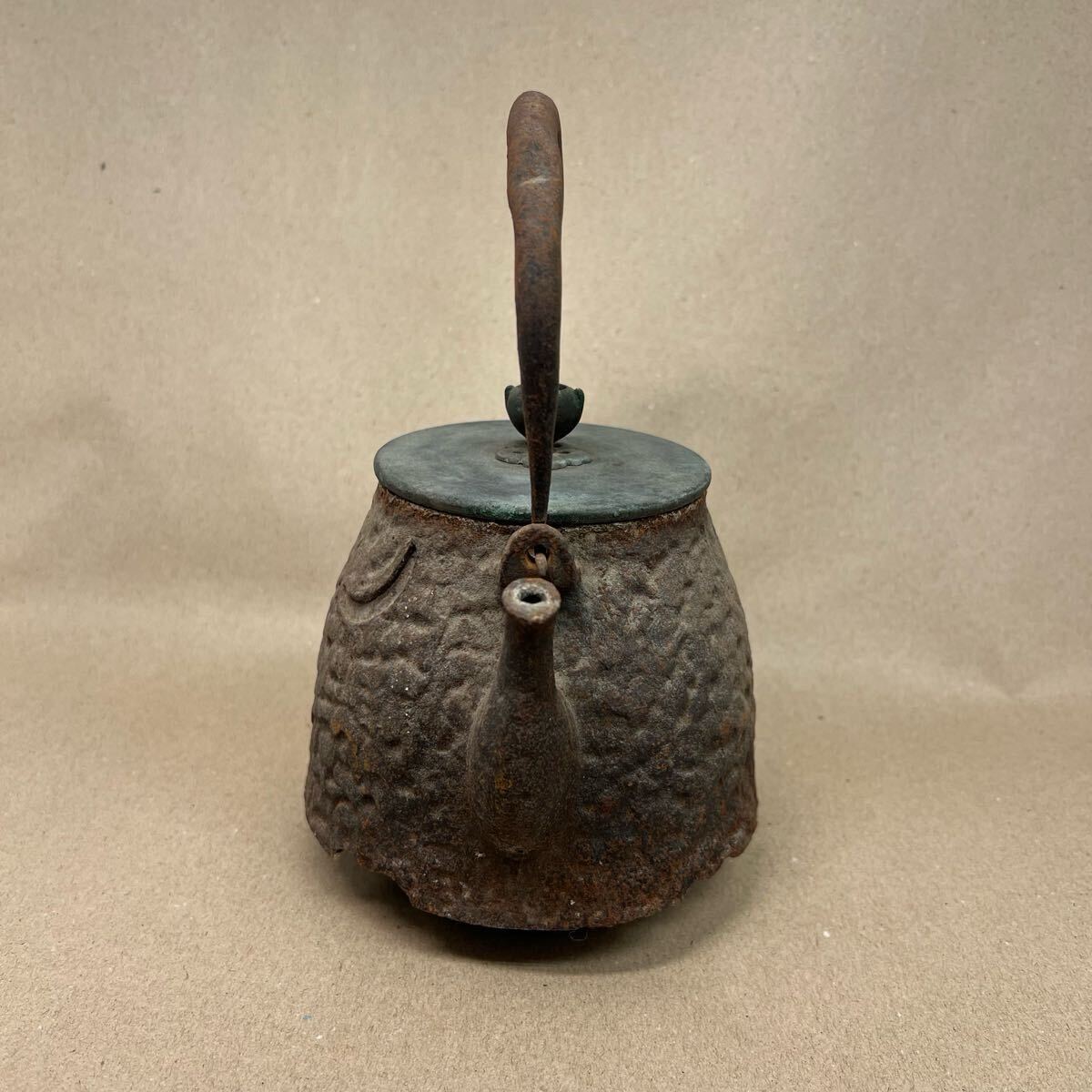 古い鉄瓶 時代物 茶道具 骨董 T911 鉄瓶 龍文堂 金属工芸 茶道具 骨董品(鉄瓶)|売買された