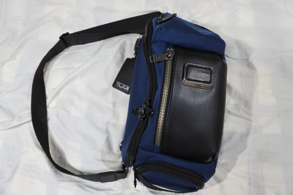 ☆★トゥミ/TUMI/ネイビーブラックバッグ/ショルダーバッグ/ボディバッグ/斜め掛け/ワンショルダー★☆
