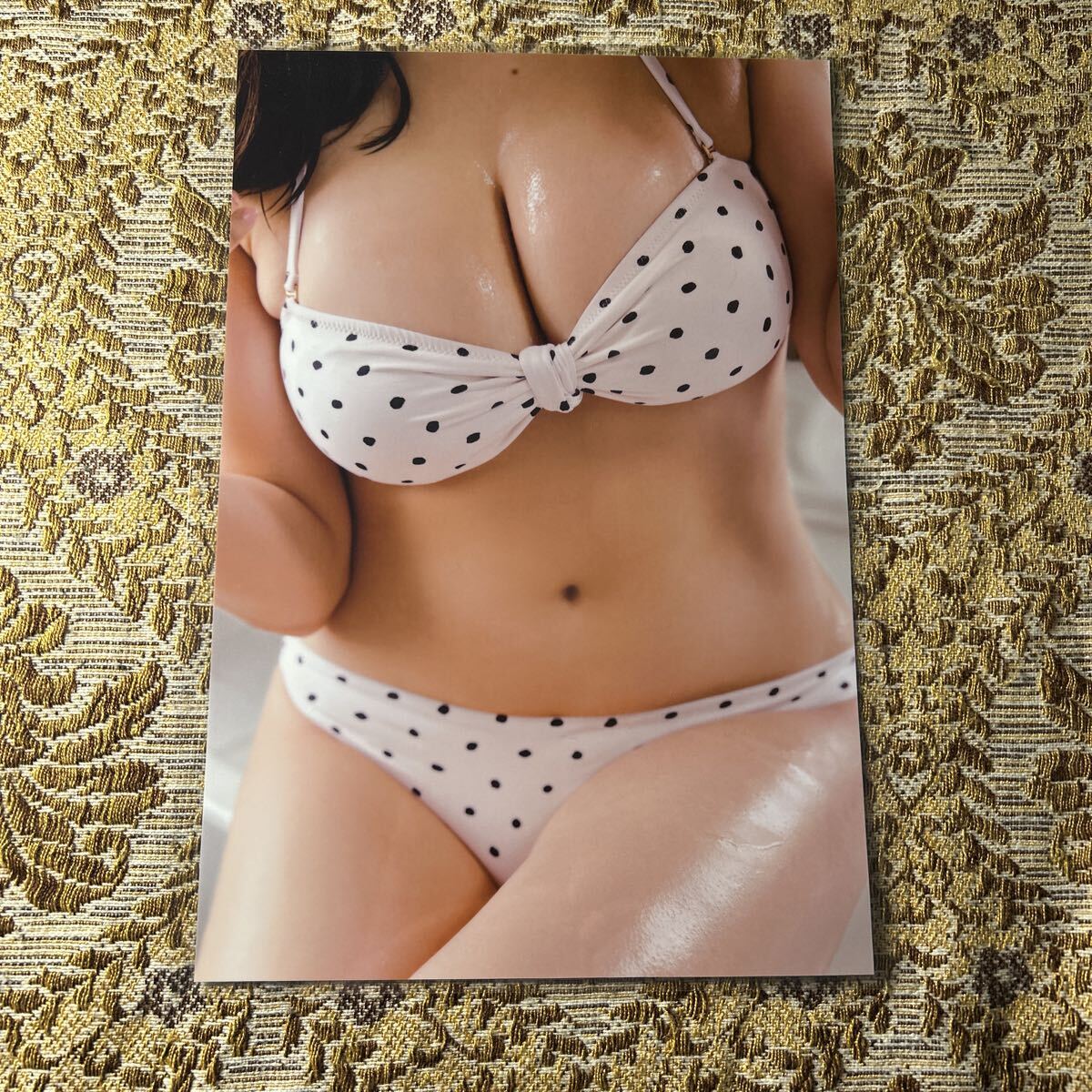 《厚手ラミネート加工》篠崎愛 30歳 貴重グラビア 切り抜き 8P 袋とじ B5サイズ 2022年/ビキニ水着/巨乳/アイドル/お宝/女優/FRIDAY/m5h2_画像3