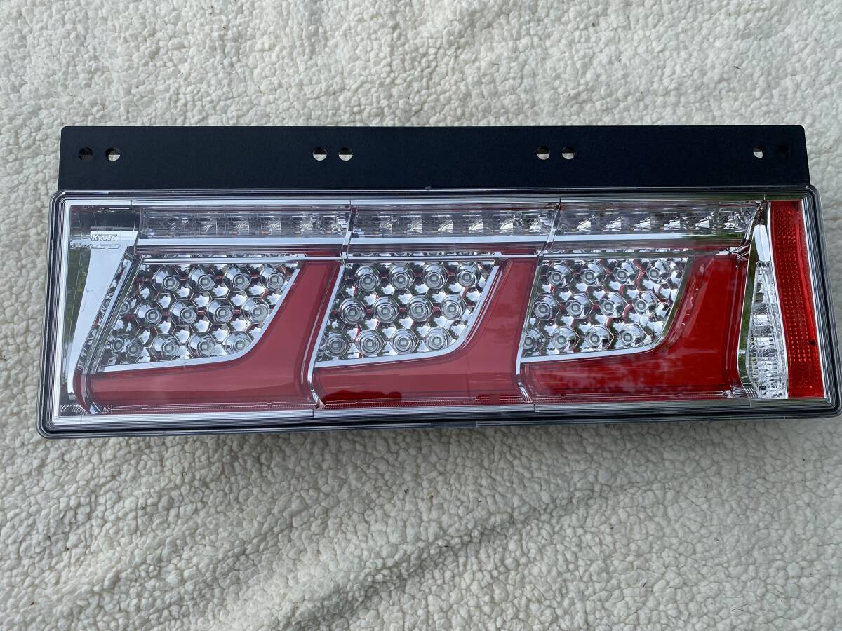 KOITO テールランプ 220-11075 右 ノーマルターン 小糸 3連 新車外し LEDテールランプ ノーマルターン 右のみ 美品