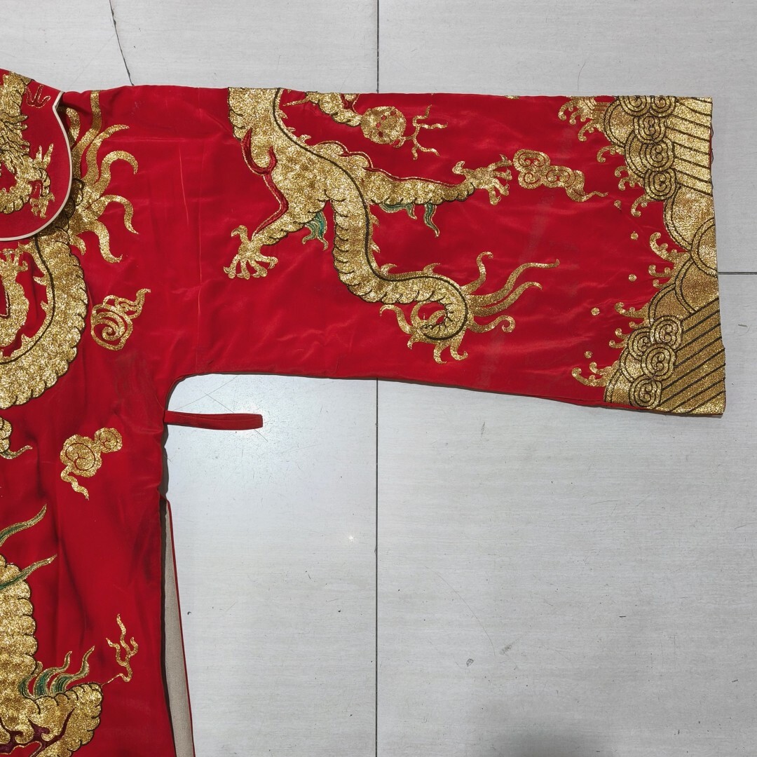 ■TG100■清朝期 袍服 紅地龍紋 刺繍文様 清時代皇帝龍袍 宮廷服官服着物 共箱■_画像6