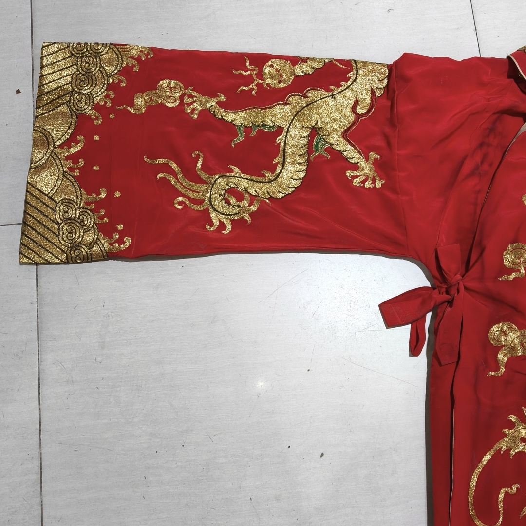 ■TG100■清朝期 袍服 紅地龍紋 刺繍文様 清時代皇帝龍袍 宮廷服官服着物 共箱■_画像4