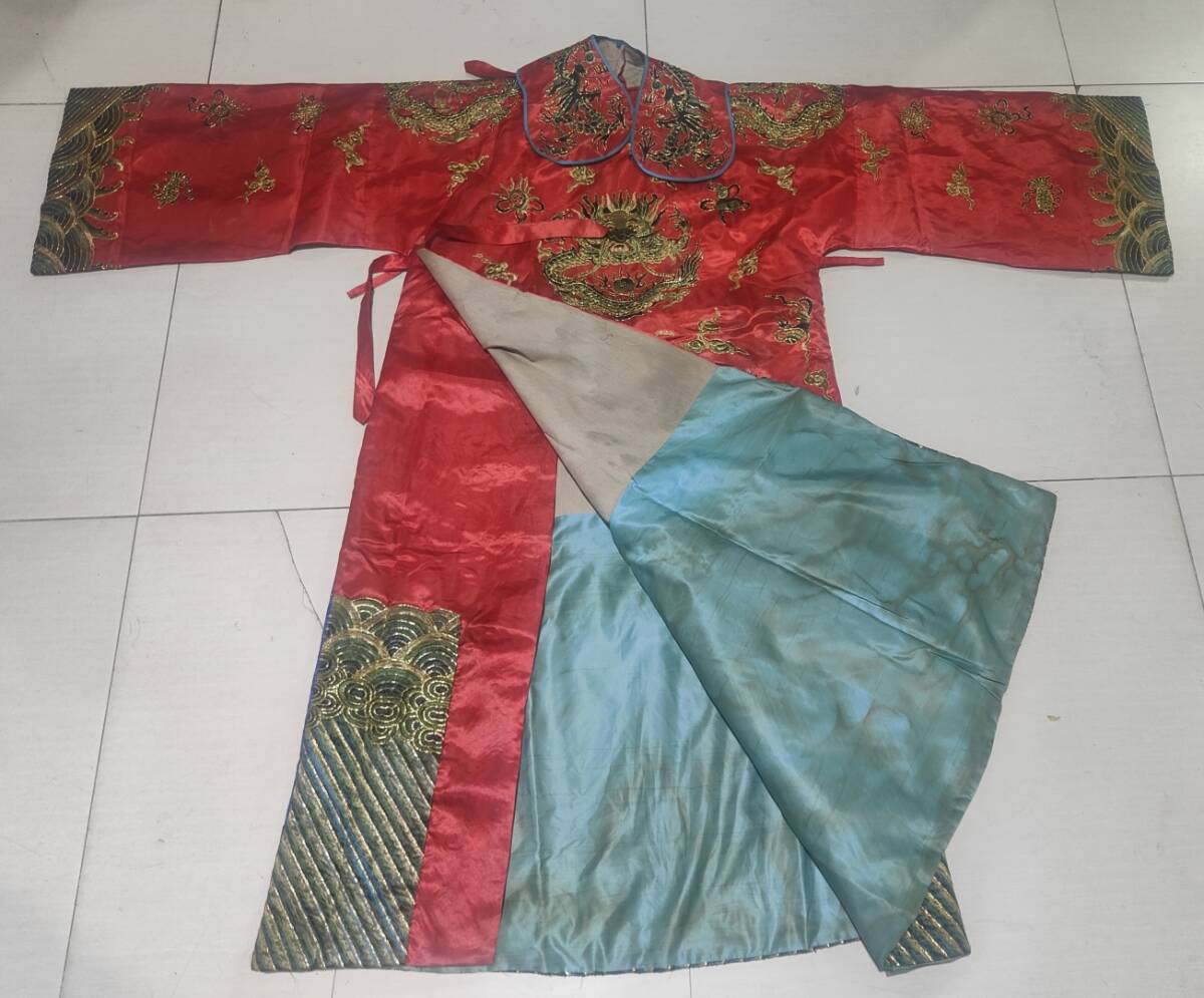 ■TG101■清朝期 袍服 紅地龍紋 刺繍文様 清時代皇帝龍袍 宮廷服官服着物 共箱■_画像5