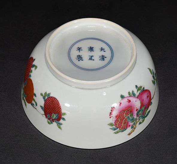 ■TM111■大清雍正年制銘 粉彩の折枝花果紋三多碗 時代物 古玩 唐物 古陶磁器■_画像10