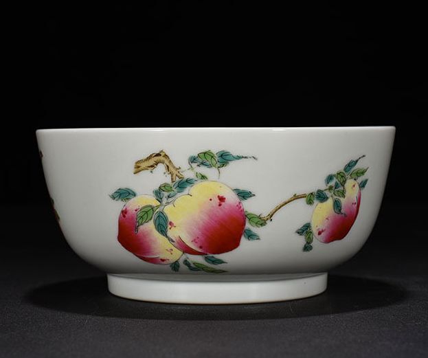 ■TM111■大清雍正年制銘 粉彩の折枝花果紋三多碗 時代物 古玩 唐物 古陶磁器■_画像4