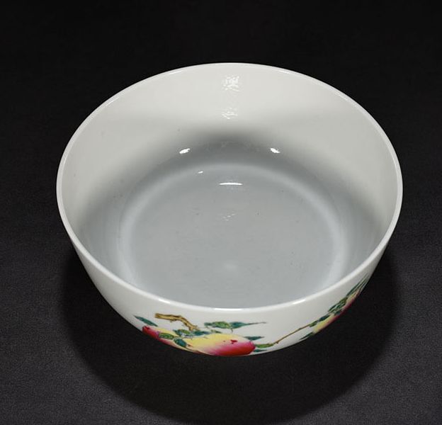 ■TM111■大清雍正年制銘 粉彩の折枝花果紋三多碗 時代物 古玩 唐物 古陶磁器■_画像6