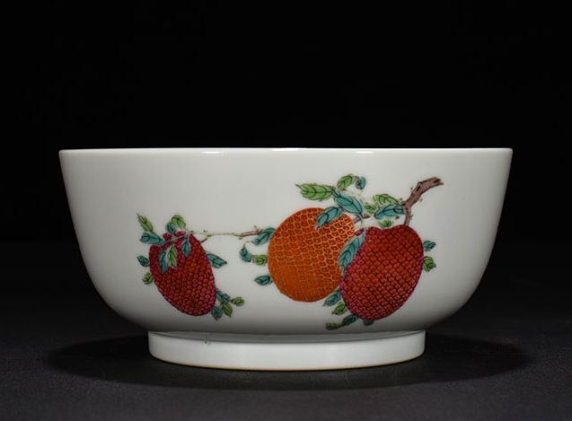 ■TM111■大清雍正年制銘 粉彩の折枝花果紋三多碗 時代物 古玩 唐物 古陶磁器■_画像8