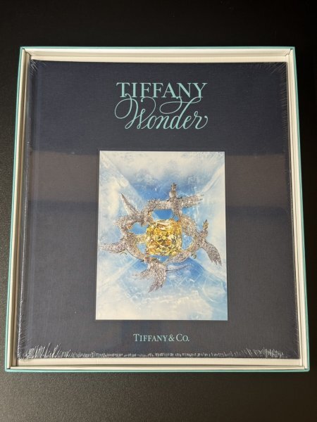 新品・未開封 Tiffany ワンダー展 ティファニー 図録 箱付 未開封 TIFFANY&Co. ティファニーワンダー展 ブック 本 図録 箱