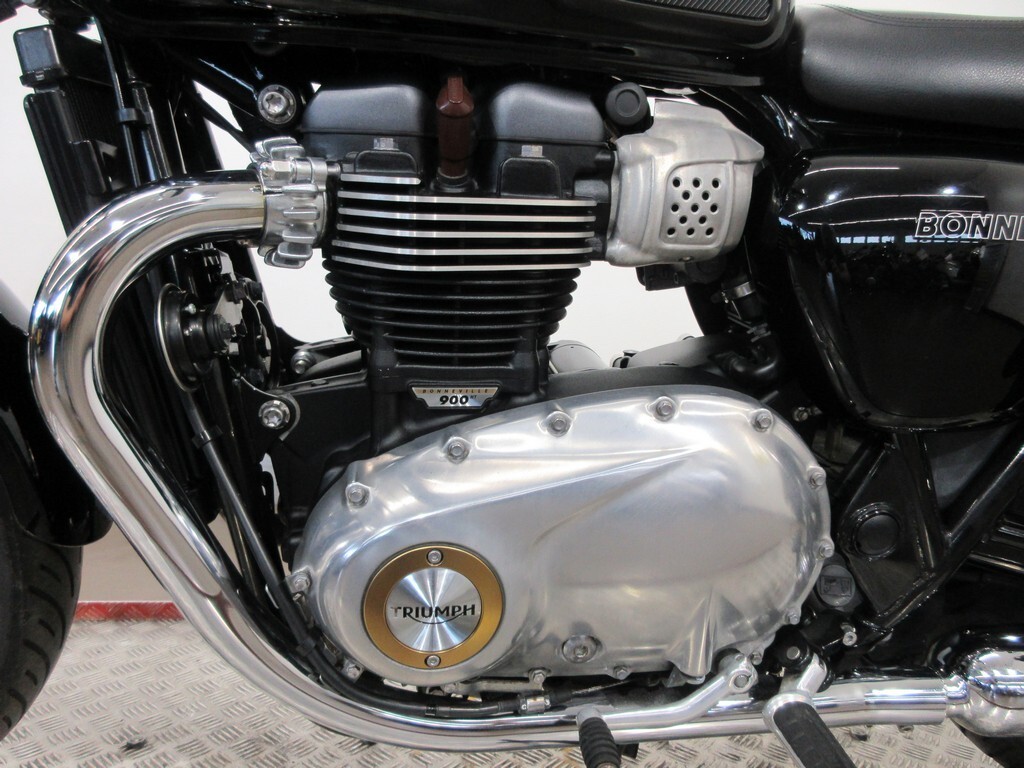 [68350] Bonneville T100 SMTDAD пробег : 18872km рукоятка обогреватель навесная сумка имеется 