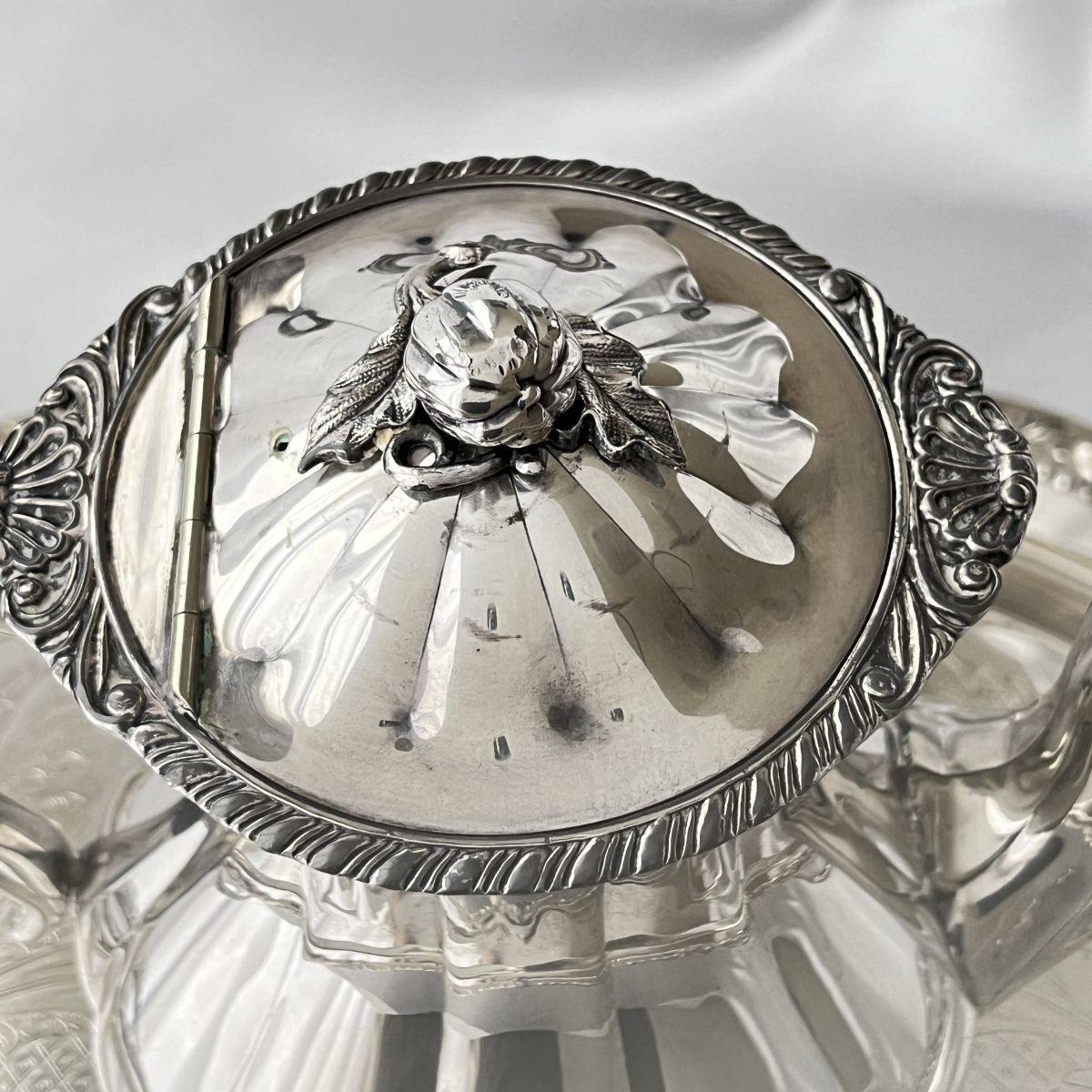 【Old English】メロンフォルムのコーヒーポット【シルバープレート】 Old English】メロンフォルムのコーヒーポット【シルバー