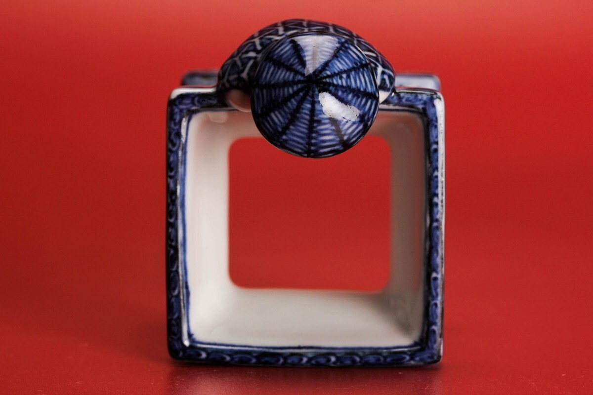 西村徳泉作　祥瑞輪花形水指　尋牛斎箱 西村徳泉作 祥瑞輪花形水指 尋牛斎箱