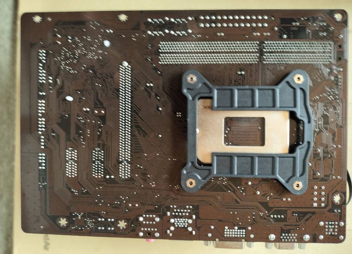  б/у GAGABYTE GA-H81M-DS2V материнская плата +CPU+CPU вентилятор + память 