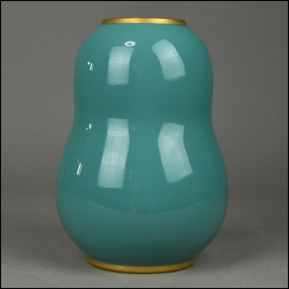 【ACT】有田焼【深川製磁】金彩 緑地 花瓶 飾壷 美術品 高さ21.2cm A7-717R_画像2