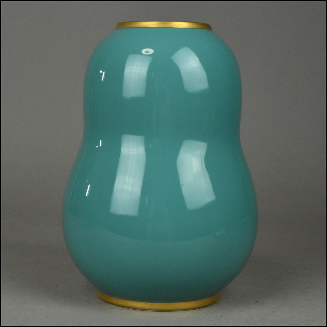 【ACT】有田焼【深川製磁】金彩 緑地 花瓶 飾壷 美術品 高さ21.2cm A7-717R_画像3