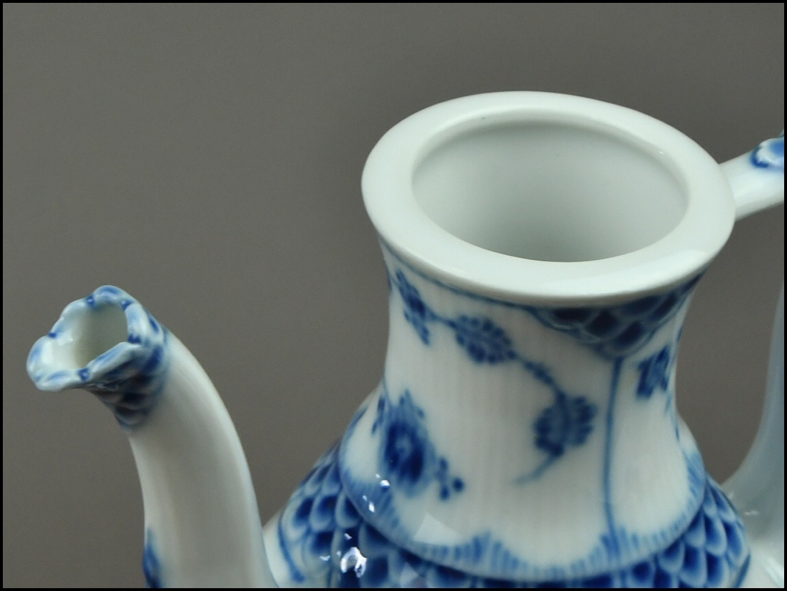 【ACT】ロイヤルコペンハーゲン【ROYAL COPENHAGEN】ブルーフルーテッド フルレース ティーポット A7-710AD_画像8