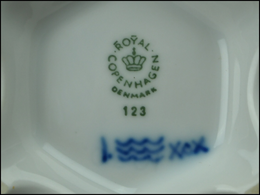 【ACT】ロイヤルコペンハーゲン【ROYAL COPENHAGEN】ブルーフルーテッド フルレース ティーポット A7-710AD_画像9