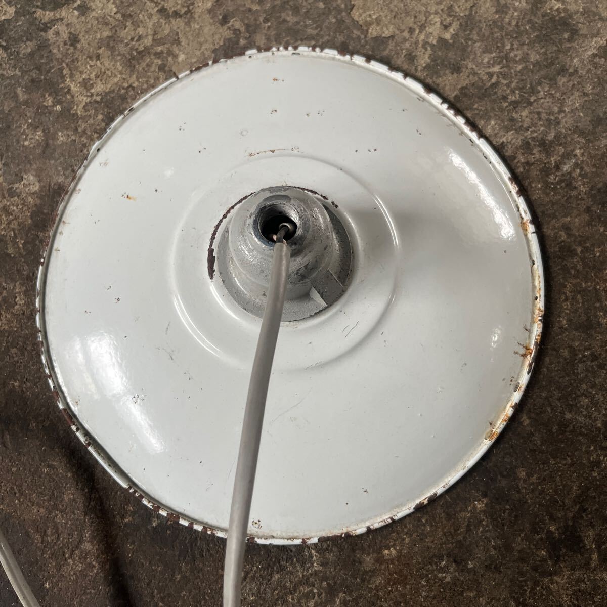 吊り下げ ランプ ホーロー ガレージ アンティーク 照明 カフェ アトリエ レトロ_画像1