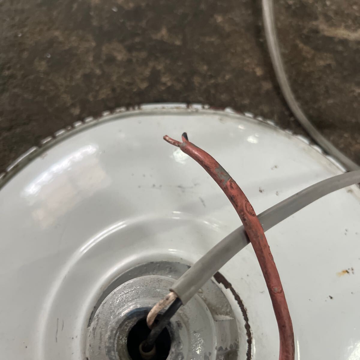 吊り下げ ランプ ホーロー ガレージ アンティーク 照明 カフェ アトリエ レトロ_画像5