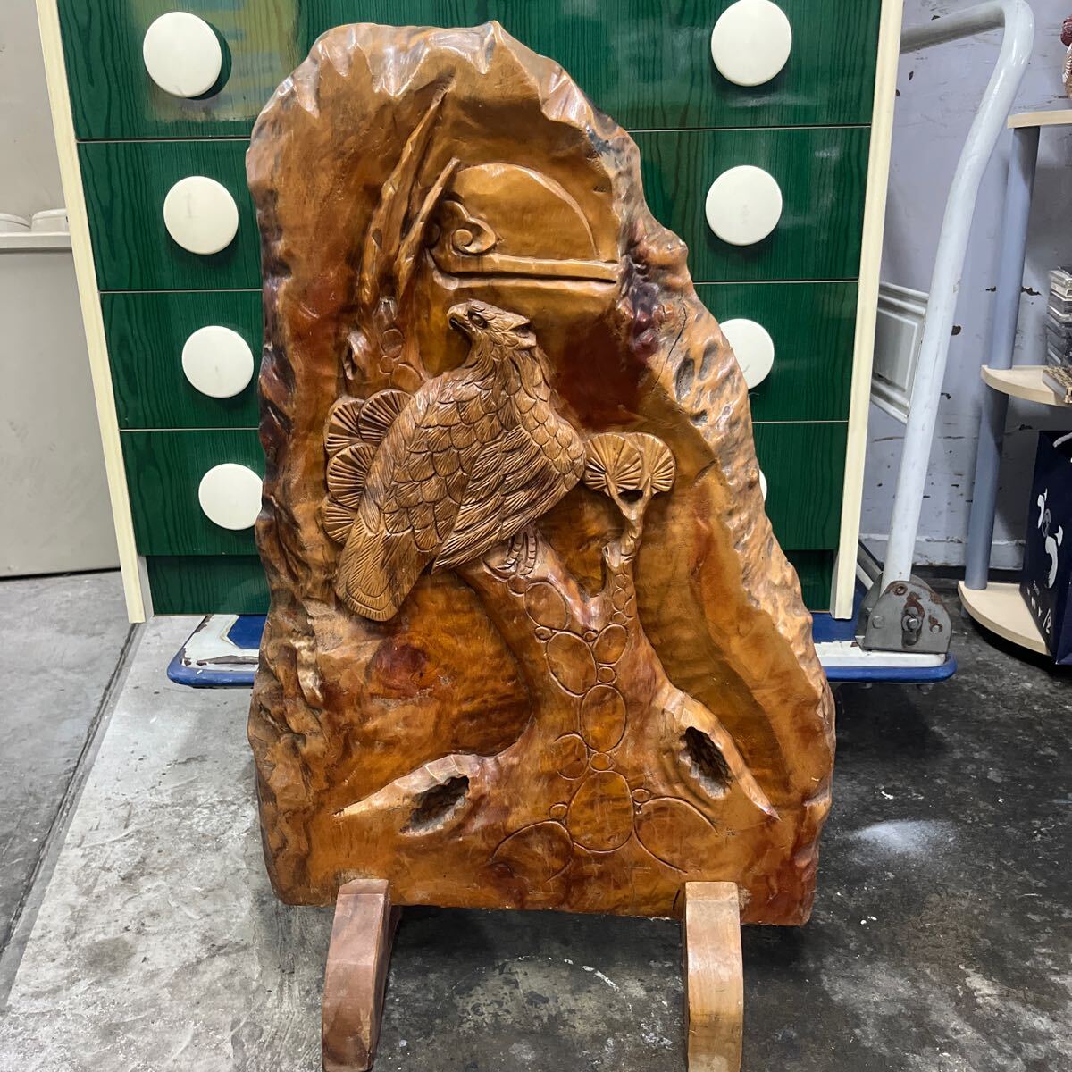 オブジェ 置物 衝立　鷹　 天然木 木彫_画像1