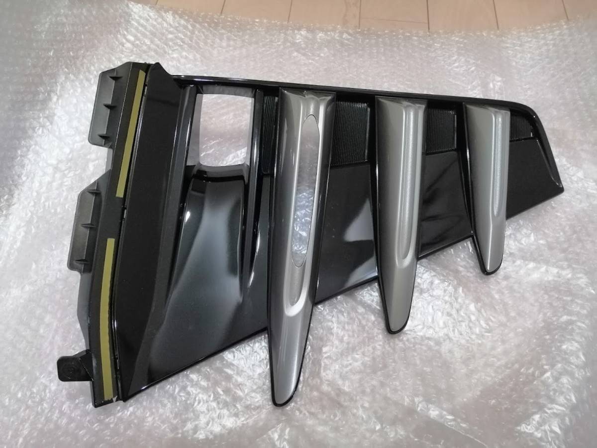 未使用 アルファード AGH30 後期 純正 フロント バンパー フォグ ランプ カバー ガーニッシュ 右 