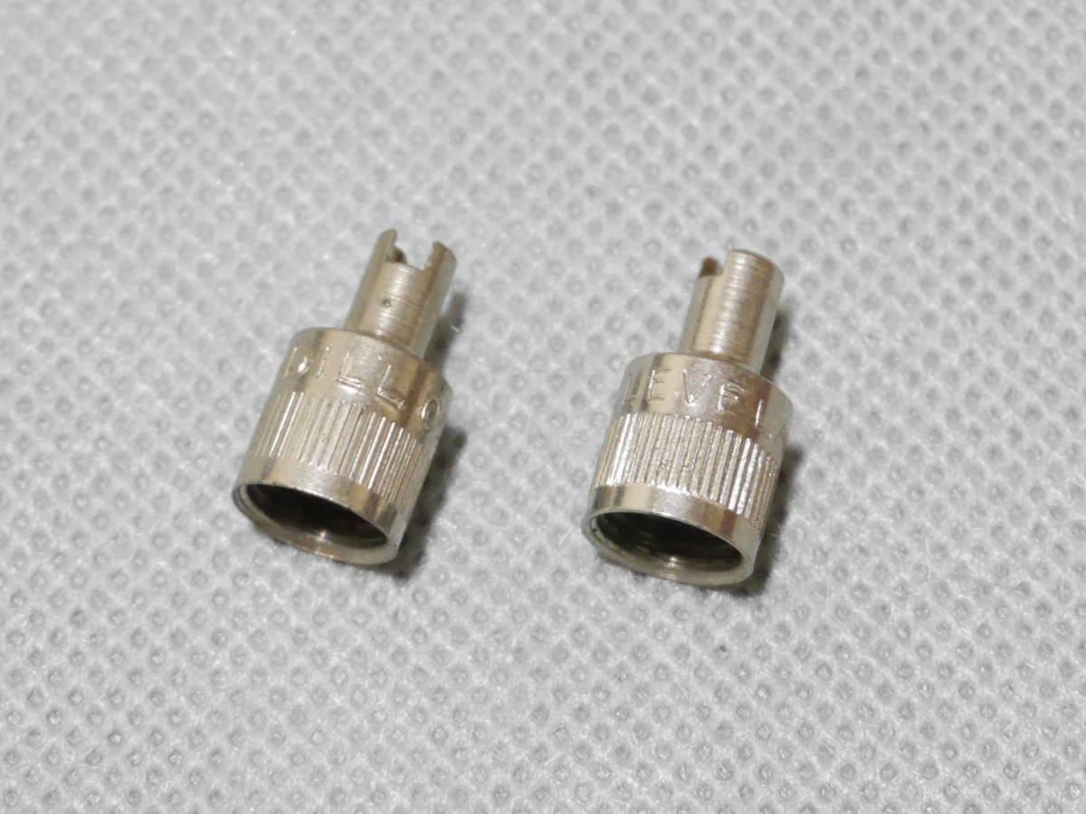 NOS DILL CLEVELAND 刻印 ビンテージ ブラス バルブキャップ 2個 デッドストック 純正 タイヤ チューブ ハーレー ナックル トライアンフ SRの画像1