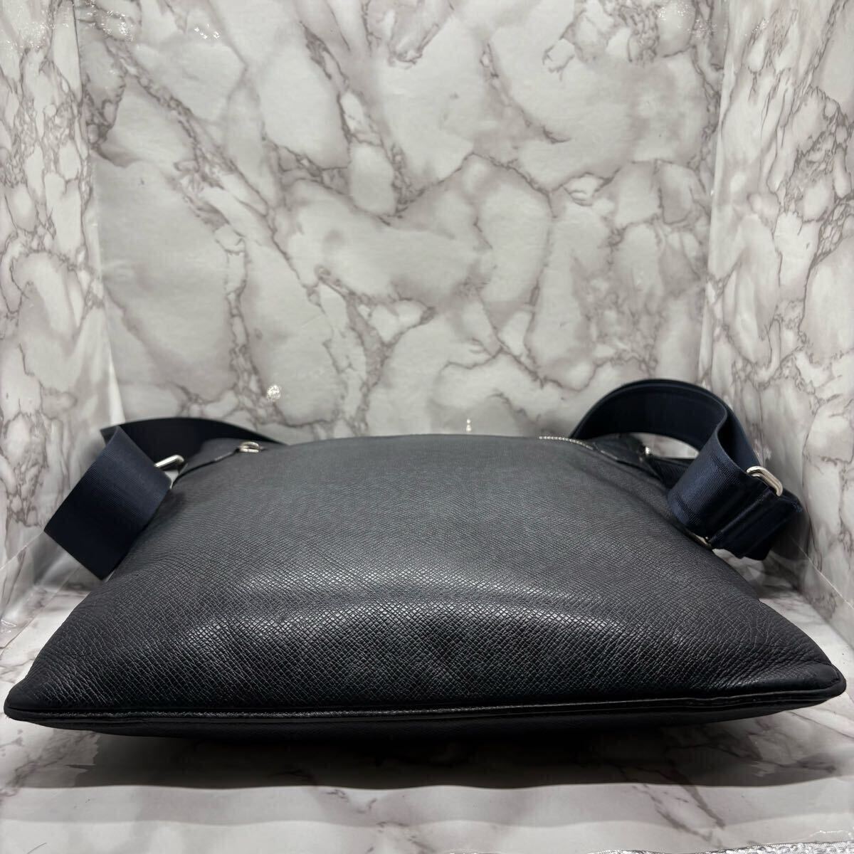 極美品 LOUIS VUITTON タイガ ネフスキー レザー 2way ダレス 22380989_1.jpg