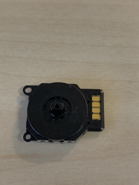 PSP2000 純正中古 アナログスティック ジャンク修理に 業者様いかがでしょうか？  送料無料の画像1