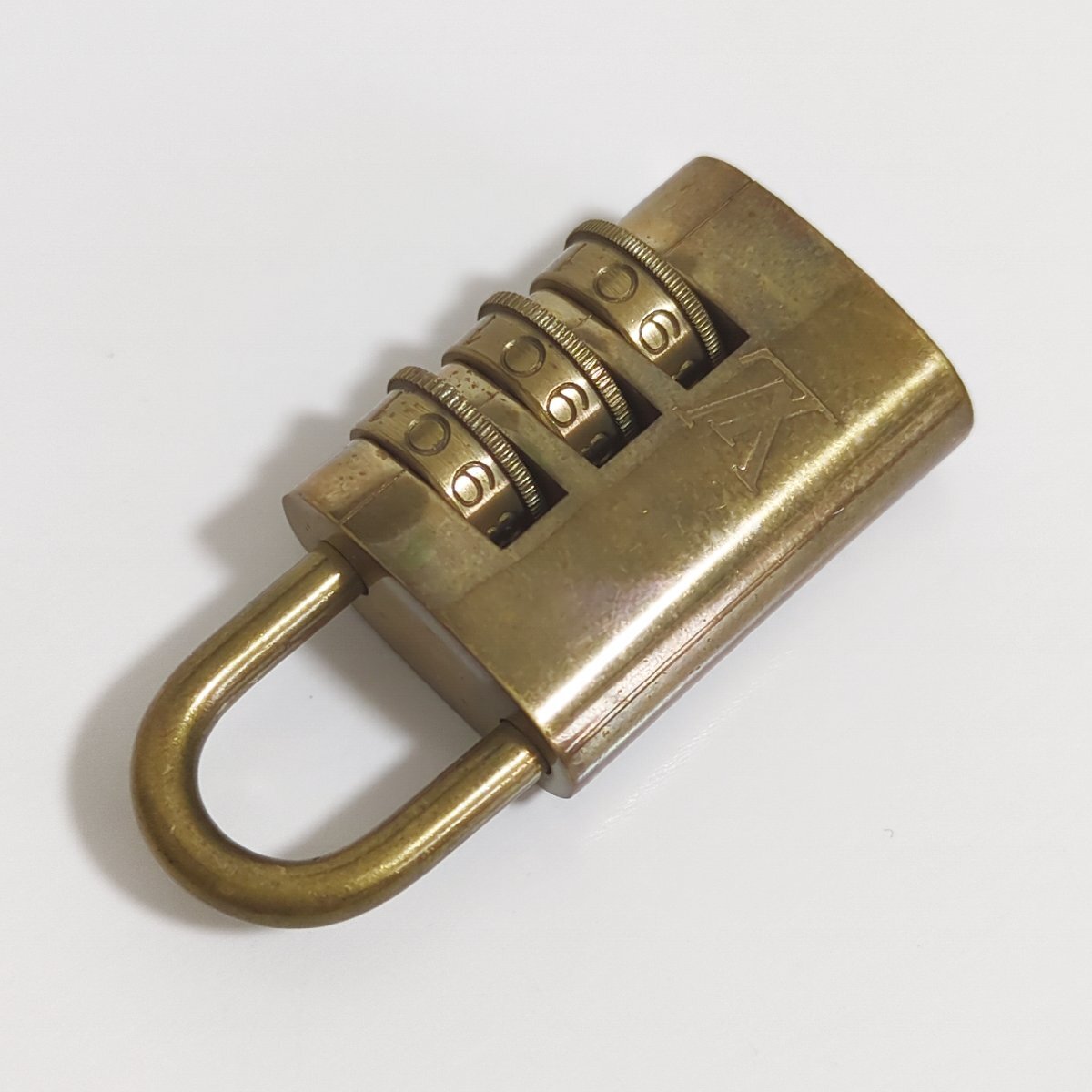 □美品□ LOUIS VUITTON ルイヴィトン ダイヤルロック式 カデナ