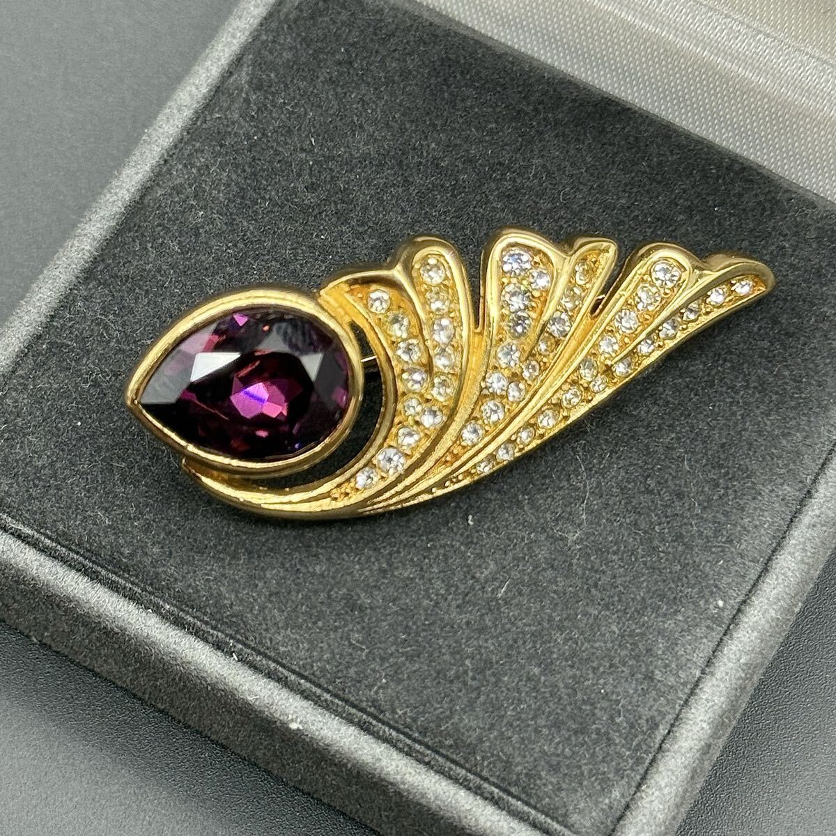 極美品✨ ディオール ピンブローチ CDロゴ ラインストーン ゴールド 箱付き 超希少・極美品】Christian Dior クリスチャンディオール