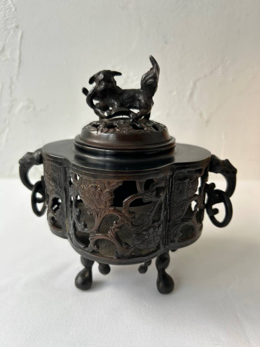 大明宣徳年製 古銅獅子頭福字香炉 徳川家蔵 箱入 大明宣徳年製 銅 三足 香炉 共箱 在銘/検索用→ 玉獅子摘蓋 透