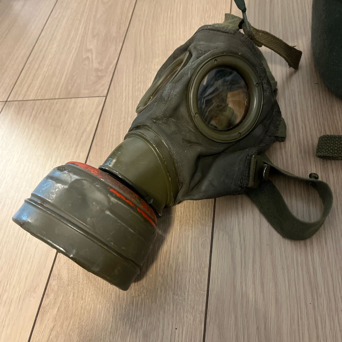 WWⅡドイツ軍 M30ガスマスク マスク ケースセット 実物 第二次世界大戦 WWⅡドイツ軍 M30ガスマスク マスク ケースセット 実物 第二次