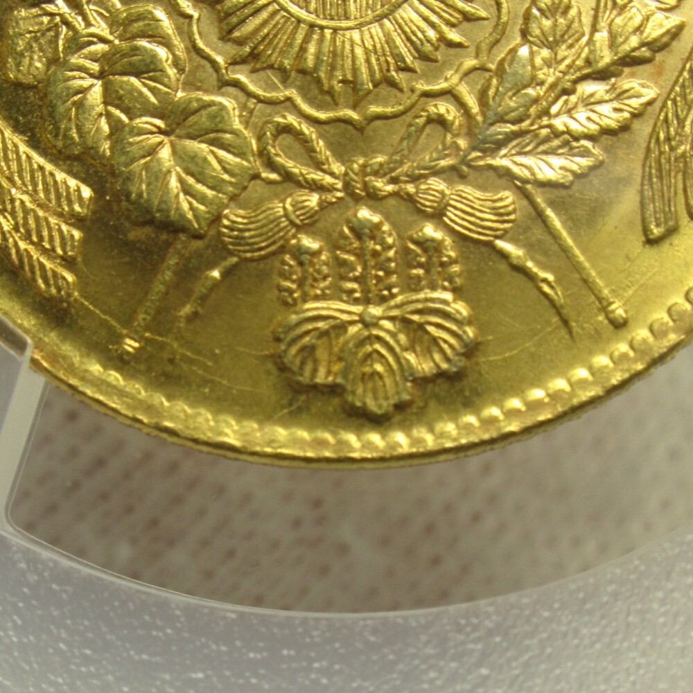 古銭　コイン　旧大日本　明治三十年　五圓金貨 　五円　5円　菊花紋　極美品 旧5円金貨のレプリカを見抜く！本物との見分け方を徹底解説 | 古銭買取