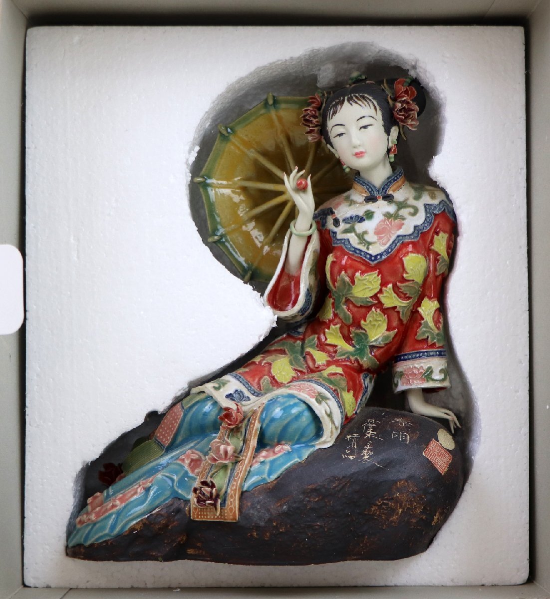 中国陶器人形　林偉東　置物　精品 Yahoo!オークション - 046 林偉東 甜在心頭 中国 陶器人形 中古