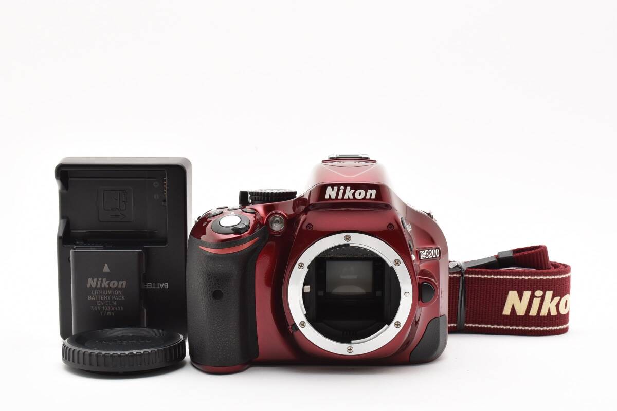 D5200 （レッド）