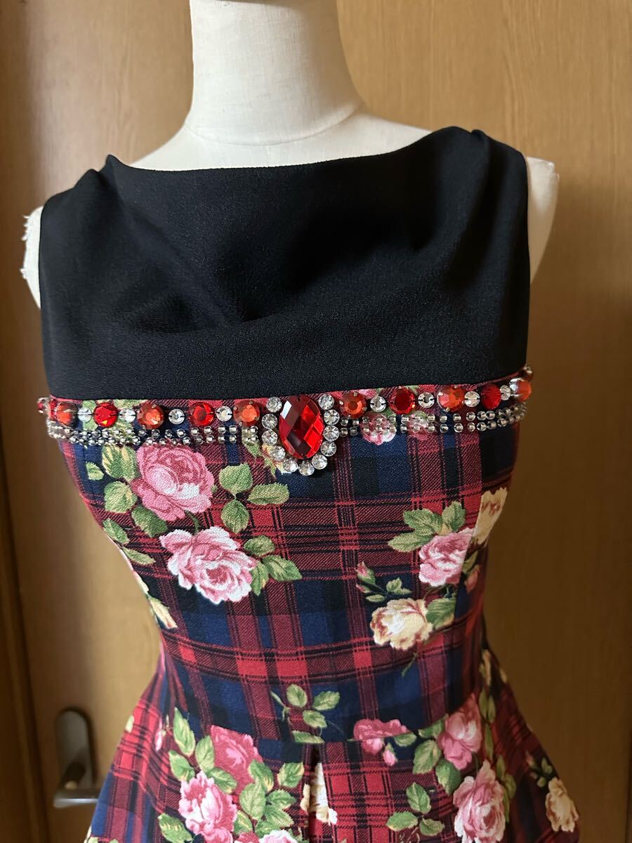 ◇新品◇Riage ビジュー装飾 お水キャバ パーティー胸パッド入り チェック 花柄 ペプラム ワンピース◇_画像5